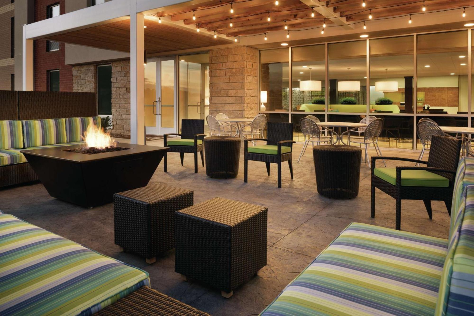 Home2 Suites By Hilton Iowa City Коралвил Екстериор снимка