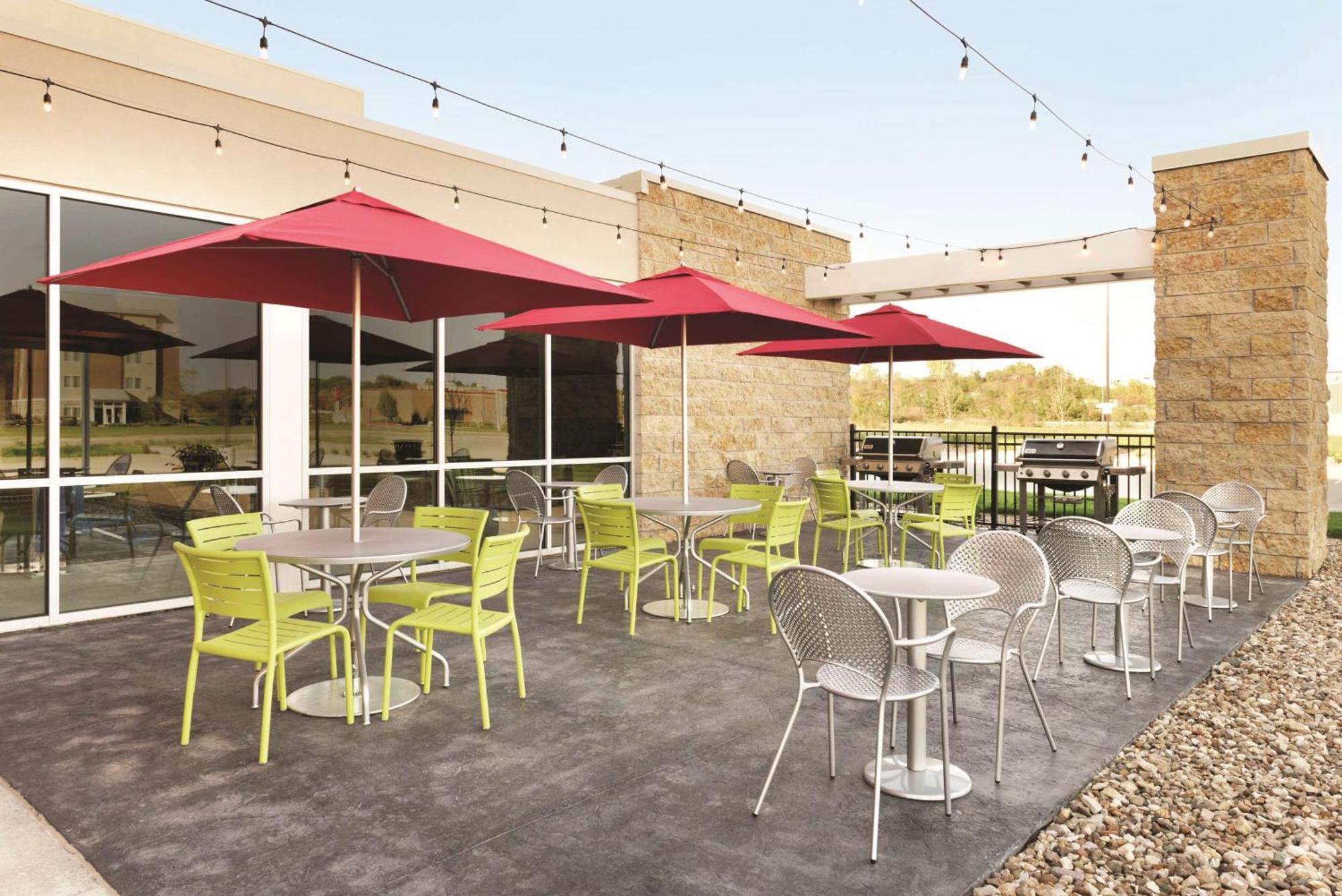 Home2 Suites By Hilton Iowa City Коралвил Екстериор снимка