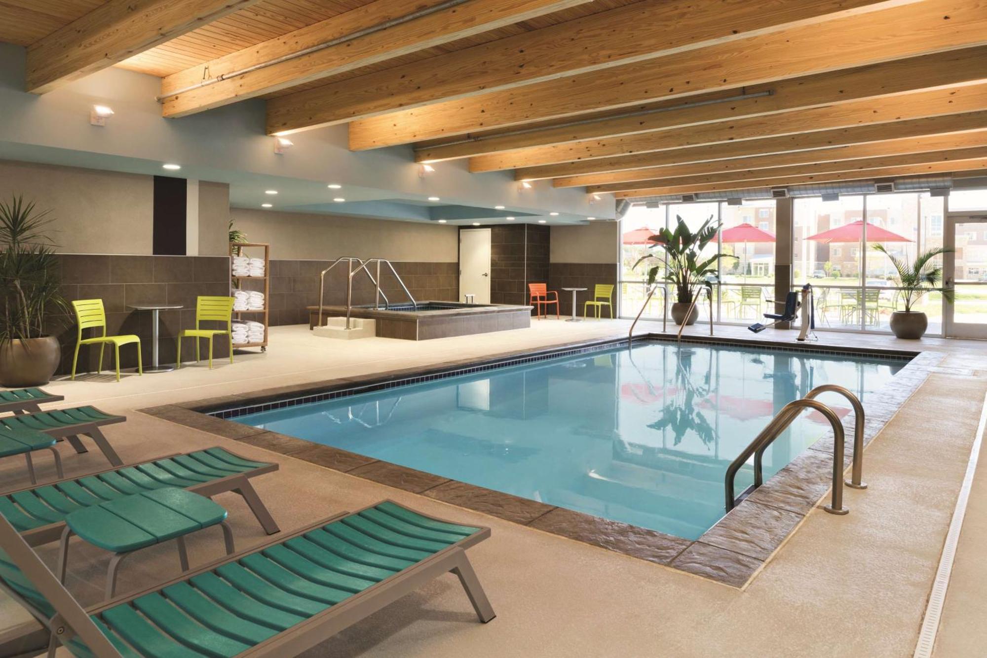 Home2 Suites By Hilton Iowa City Коралвил Екстериор снимка